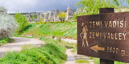 Tour storico a piedi di 3 ore dell’affascinante Zemi Valley